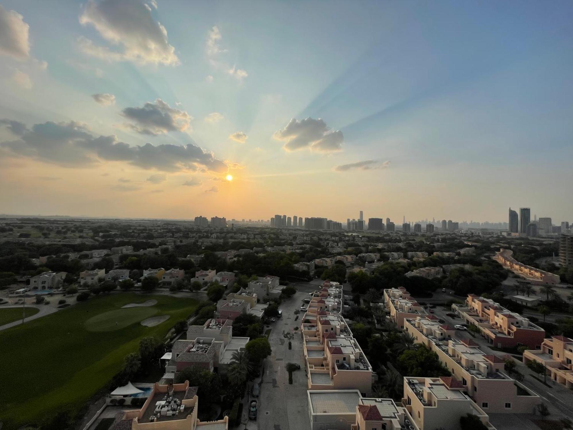 Great View, Dubai Sportcity, Parking Included, Nice Apartments Esterno foto